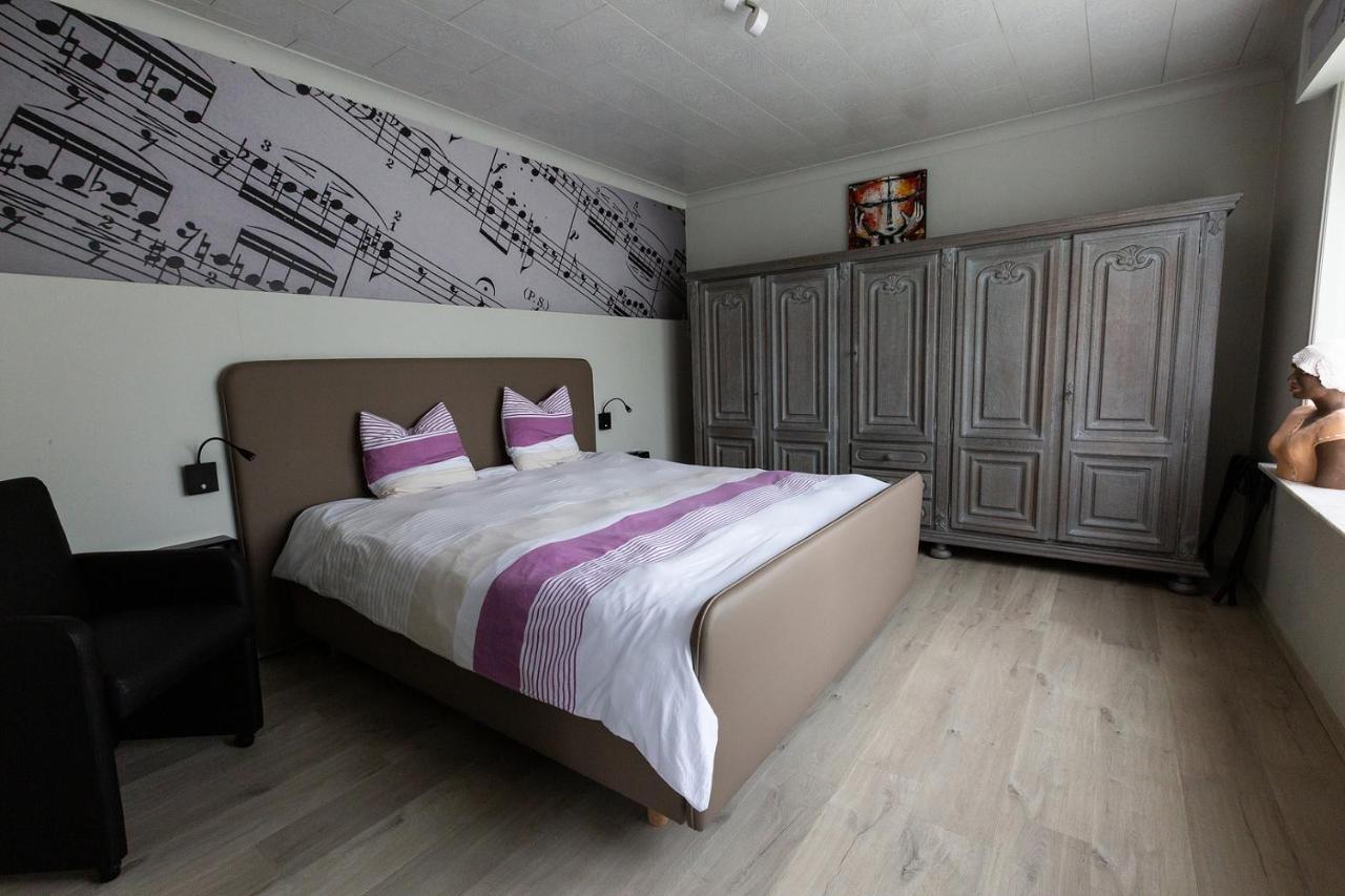 Bed 'N Blues **** Villa Halen Exterior photo